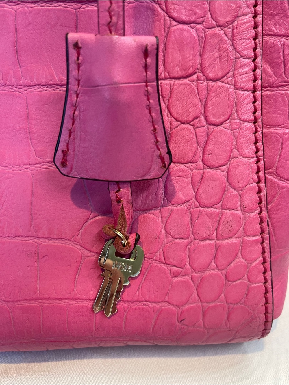 MCM Pink Croc Embossed Leather Satchel Bag w/ Keys & Entrupy Authenticationy - Picture 8 of 17